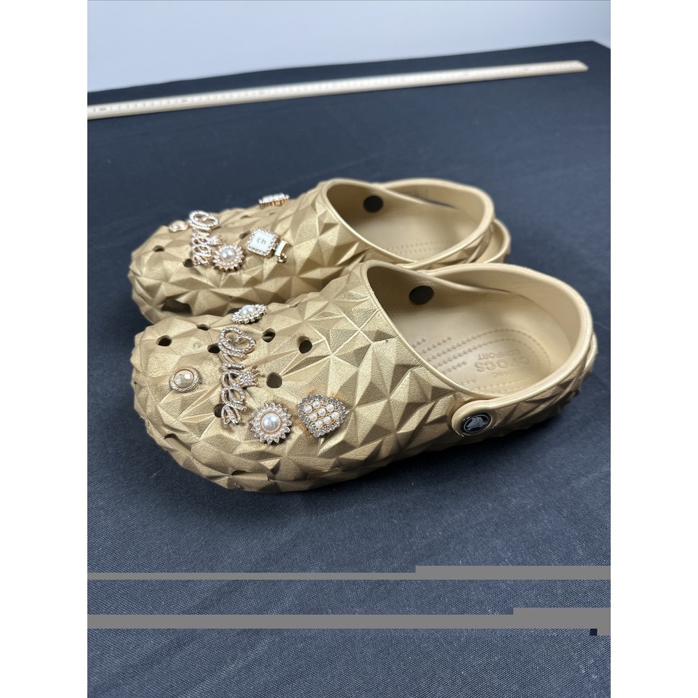 CROCS Classic Metallic Geometric Clog 'Gold' Size 11 Woman's - Picture 2 of 8